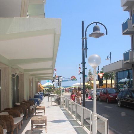 Hotel Bellavista-Olympic Rimini Kültér fotó